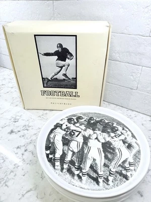 Pottery Barn 9,25” Fútbol Almuerzo Snack Platos Hombre Cueva Plato Deportes Día del Juego Foto 1 de 4