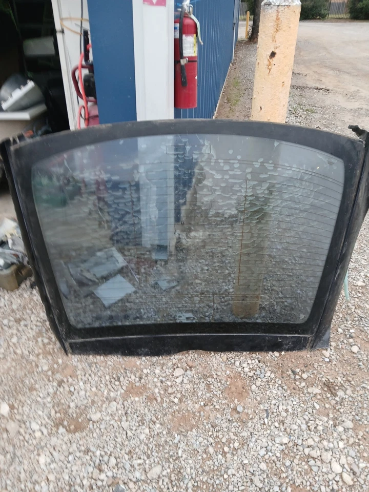 Janela traseira de vidro Toyota Camry 4 portas 2012 a 2017 - Imagem 1 de 1