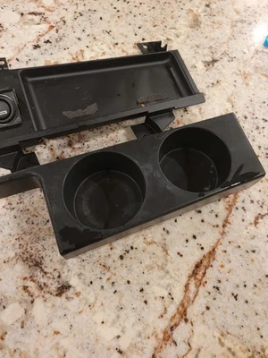 Cenicero central delantero BMW 540i E39 sedán con portavasos encendedor se adapta a 1997-2003 Foto 1 de 4