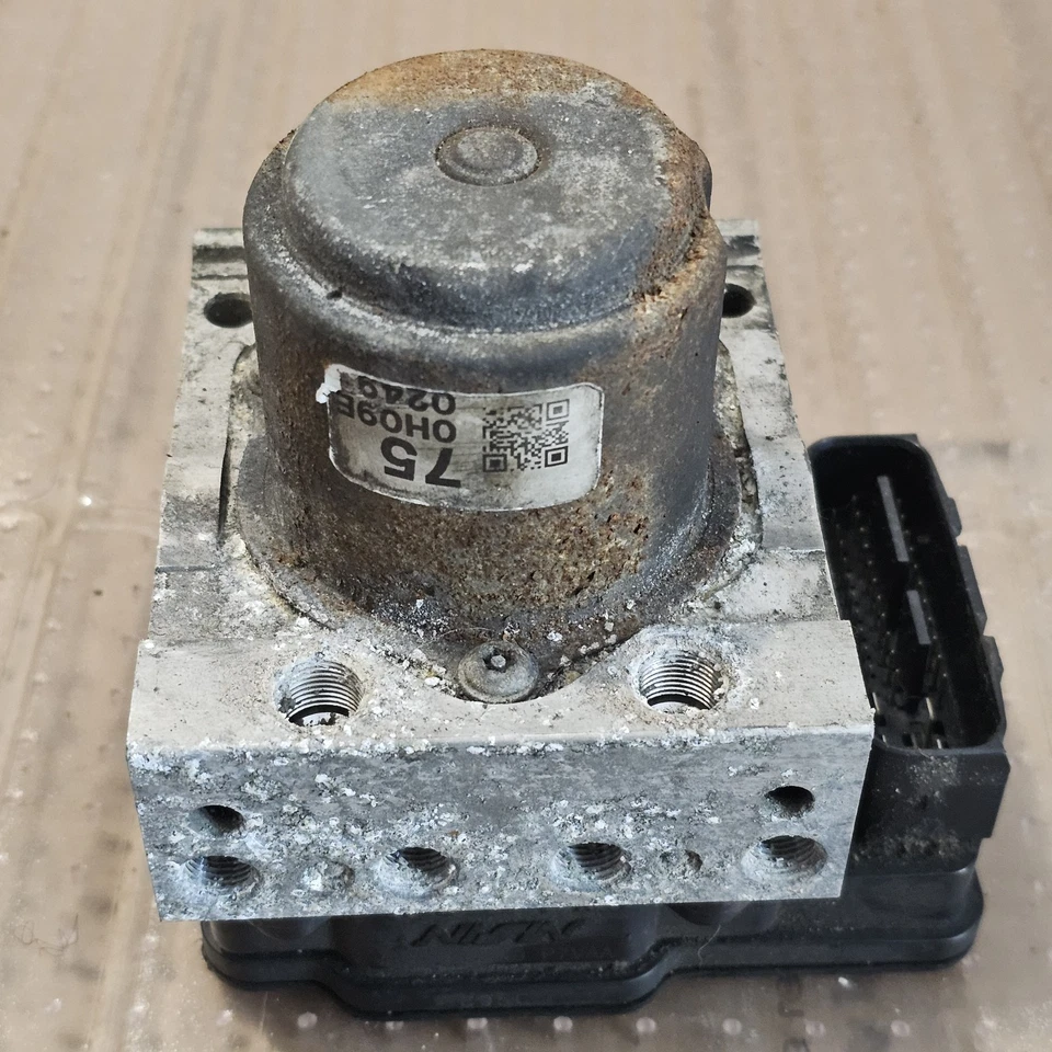 Módulo de control de bomba antifreno ABS Honda Crosstour 2010-2012 OEM TP7A5 P7VAA Foto 1 de 4