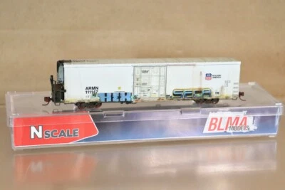 BLMA MODELS 15031 N WEATHERED UNION PACIFIC ARMN TRINITY 64' REEFER CAR 111147 - Image 1 of 4
