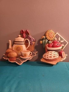 Vintage Home Interiors Sunflowers Quilt Apple Pie & Tea Pot Wall Plaque. - Picture 1 of 8