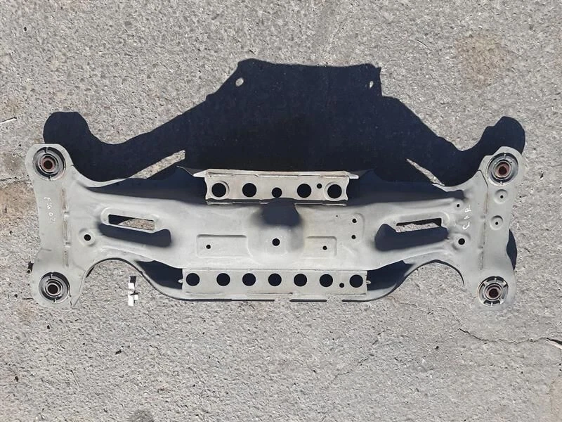 2002-2011 Toyota Camry  Rear Subframe Crossmember OEM Foto 1 de 3