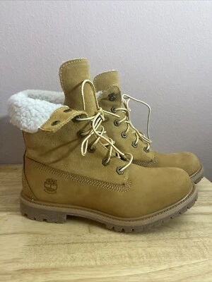Timberland Women’s Waterproof Roll Down Teddy Fleece Wheat Size 7 1/2 NEW - Image 1 of 4