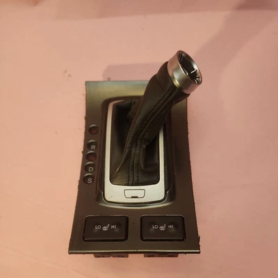 Borde de bisel de palanca de cambios Acura TL 2010-2014 con botones de asiento térmico/enfriador OEM Foto 1 de 3