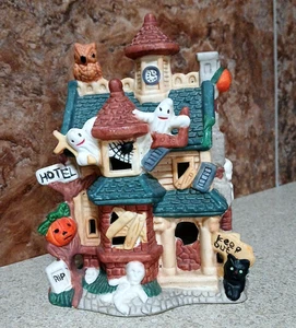 Vintage 1995 Spooky Hollow Lighted Ceramic Hotel Halloween House 6" - Picture 1 of 7