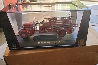 LUCKY DIE CAST - MAGIRUS - 1938 AHRENS-FOX VC CAMIÓN DE BOMBEROS - ROJO - 1/43 - 43003B Foto 1 de 4