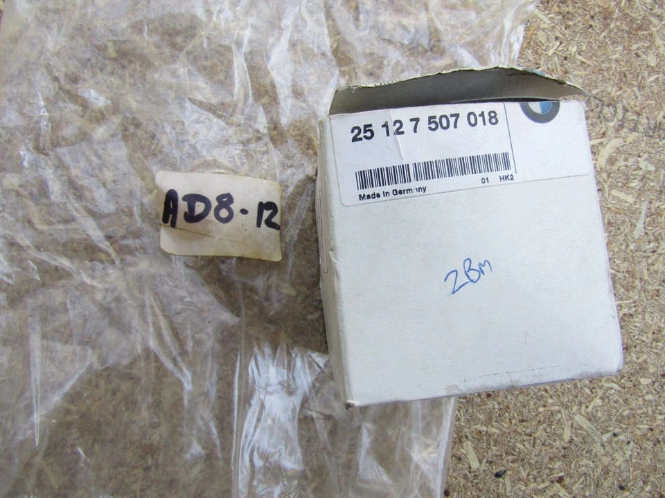 BMW Genuine E46 Sequential (not M3) gearknob # 25 12 7 507 018 new Foto 1 de 3