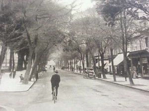 Promenade Cheltenham Postcard Cyclist Car Gloucestershire 1920 Social History - Picture 1 of 3