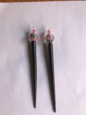 Palitos de pelo de madera negra hechos a mano con cuentas de vidrio con escena floral ÚNICO EN SU CLASE Foto 1 de 2