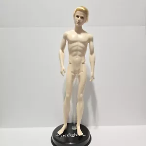 Twilight Breaking Dawn Carlisle Cullen Nude Vampire Model Muse Puppe mit Ring - Bild 1 von 5
