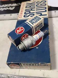 Vintage AC Blue Ring Marine Spark Plugs, M43S 5613365, each - Picture 1 of 1