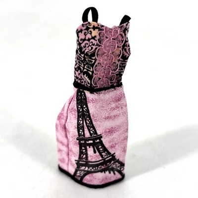 Vestido Monster High Scaris City Frights Rochelle Goyle Negro y Rosa Toalla Eiffel Foto 1 de 4