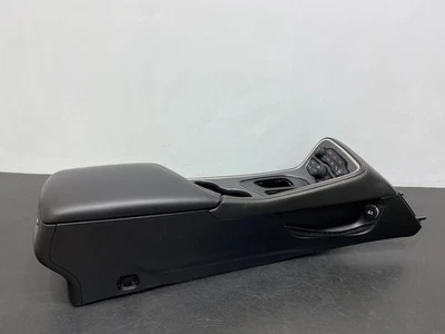 2016 DODGE CHALLENGER R/T OEM CENTER CONSOLE ASSEMBLY WITH A/T SHIFTER USED - Image 1 of 4