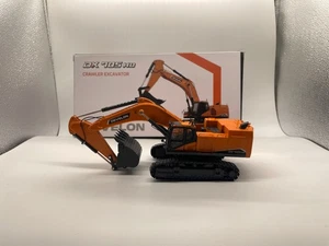 Develon DX705HD Crawler Excavator Metal Machines 1:50 Scale DieCast Model New - Picture 1 of 6