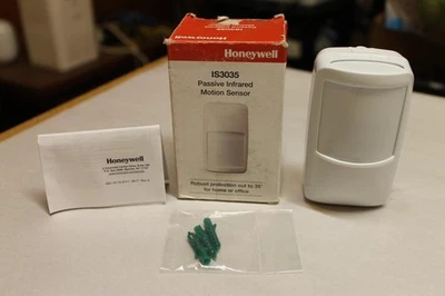 Sensor de movimento infravermelho passivo Honeywell IS3035 imune animal de estimação branco NOVO ^ - Imagem 1 de 4