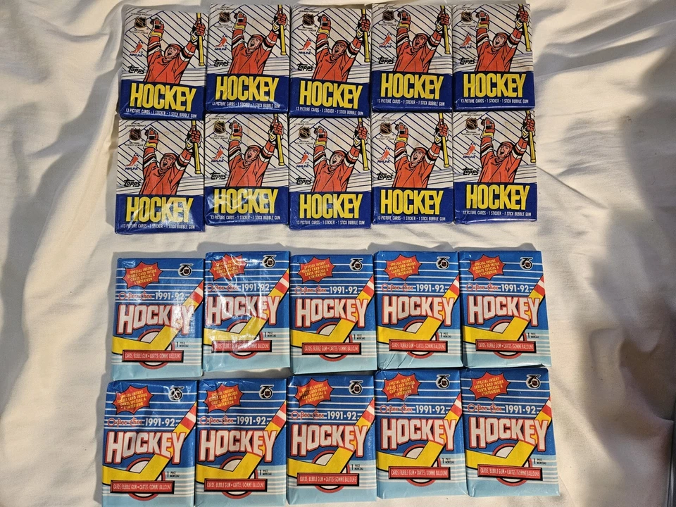 1989 topps Hockey Cards  plus 1991 20 Packs - Image 1 of 1