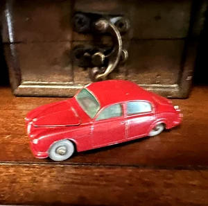 Matchbox Lesney #65B JAGUAR 3.4 LITRE SALOON With Gray Plastic Wheels. - Picture 1 of 5