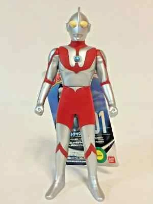 Bandai Ultraman Ultra Hero Series 01 Ultraman Pvc Action Figure Tsuburaya Sofvi - Image 1 of 4