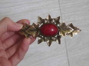 Vintage 1928 ? Marke Rot Cabochon Gold Ton Ahornblätter Haarspange Haarspange 3,75" ANSEHEN - Bild 1 von 12
