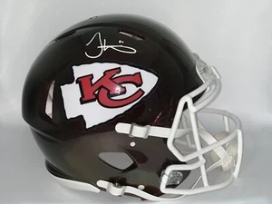 TYREEK HILL - Signed Custom Paint - KC Chiefs Speed Authentic Helmet full Kansas - Picture 1 of 8