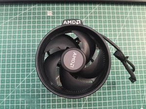 Teile Komplett-PC: AMD RYZEN 7 2700 | KFA2 NVIDIA GeForce gtx 1650 | 16 GB Ram - Bild 1 von 9