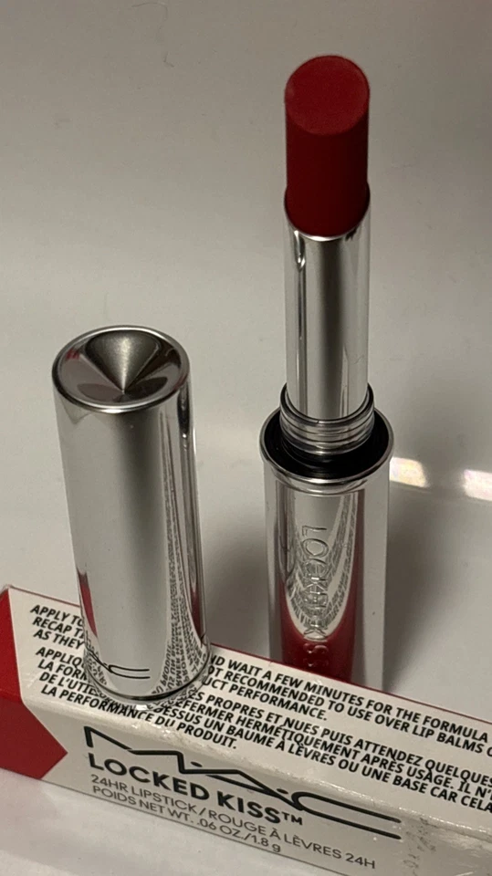 Lápiz labial M.A.C LOCKED KISS 24 horas 88 RUBY TRUE 06 oz/1,8 g nuevo en caja envío gratuito Foto 1 de 4