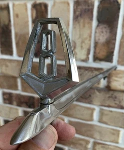 Original Bonnet Ornament VE Chrysler VIP Valiant V8 Mascot Spear Regal - Picture 1 of 15
