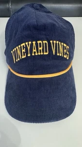 Vineyard Vines bestickt Cord marineblau Druckknopflasche 5 Panel College Logo Mütze - Bild 1 von 9