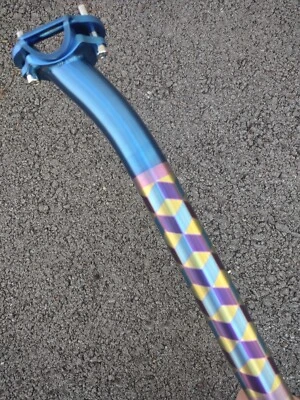 Tija de sillín de titanio anodizado de diseño personalizado 27,2 mm Foto 1 de 4