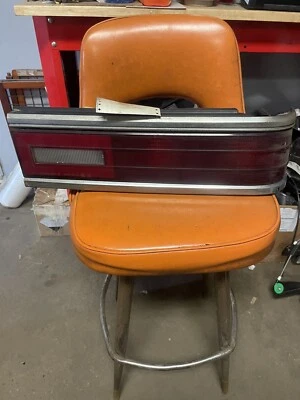 Luz trasera de pasajero Dodge Dynasty 1990  Foto 1 de 3