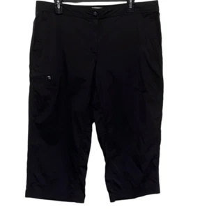 L.L. Bean womens pants Size 16 P black outdoor 3 zip pockets straight leg capri - Picture 1 of 10