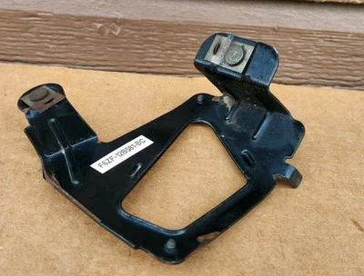 1996-98 Ford Mustang Fuel & Fan A/C Control Module Relay Box Mounting Bracket  - Image 1 of 4