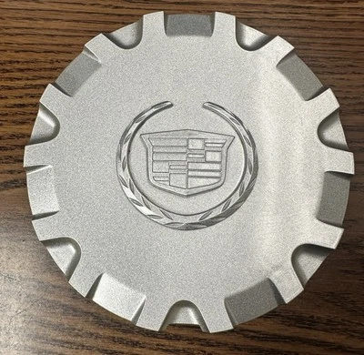 2003-2006 CADILLAC SRX OEM 17" SILVER WHEEL CENTER HUB CAP 9596272 - Image 1 of 3