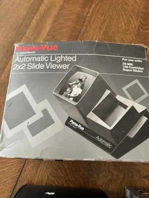 Pana-Vue Automatic Lighted 2x2 Slide Viewer & 10 ft transformer - Image 1 of 4