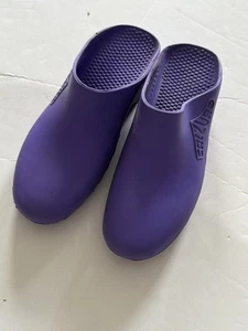 Calzuro Women's 6.5/7/7.5 Purple Rubber Slides - Picture 1 of 14