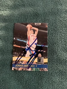 2010-11 Donruss Jonas Jerebko Detroit Pistons #54 Hand Signed auto autograph - Picture 1 of 2