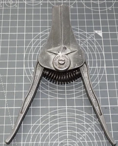 Vintage IDEAL STRIPMASTER Wire Strippers AWG 10-22 ~ Made in USA - Picture 1 of 9