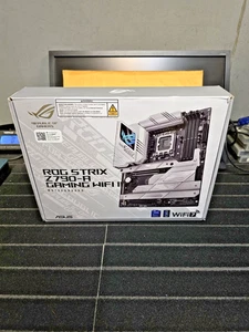ASUS ROG Strix Z790-A Gaming WiFi II LGA 1700 ATX motherboard [NOT WORKING] - Picture 1 of 13