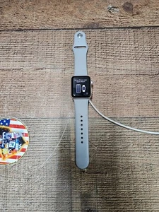 Apple Watch Series 3 38mm - Zdjęcie 1 z 12