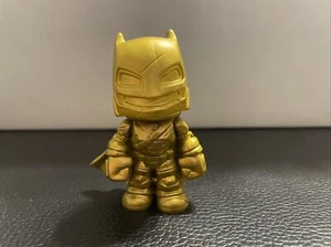 FUNKO Mystery Mini DC Comics Rare Gold Batman GameStop Exclusive Vs Superman - Picture 1 of 4
