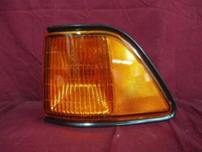 Lámpara marcadora lateral montada en guardabarros Dodge Spirit 1992-95 ámbar izquierda nuevo de fábrica Foto 1 de 4