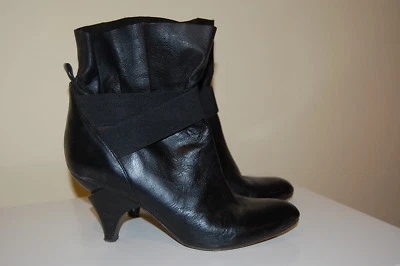 LATITUDE FEMME LEATHER SHOES ANKL RUFFLES BOOTS 6 /36 ITALY, EUC  - Image 1 of 4