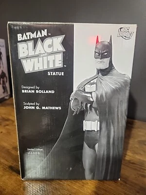 Estatua de Batman Brian Bolland en blanco y negro primera edición #5440/6500 #DC #ML Foto 1 de 2