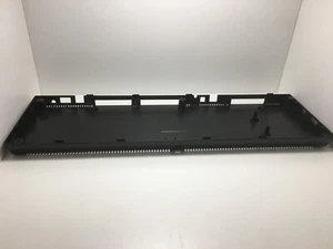 Amstrad CPC 664: Unterschale / Bottom Shell / Unterschale / Capa Inferior - Bild 1 von 3