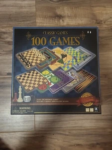 KLASSISCHE SPIELE 100 VERSCHIEDENE SPIELE INKLUSIVE 5 DOPPELSEITIGE SPIELBRETTER NEU IM KARTON - Bild 1 von 5