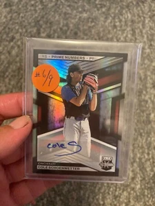 2023 Panini Elite Edizione Extra Firma Cole Schoenwetter Numeri Prime #d 6/9 - Foto 1 di 2