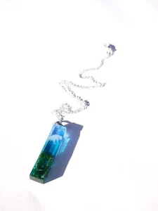 Ocean themed jellyfish pendant/necklace - Picture 1 of 2