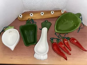 Vintage Gallery Originals Avon Vegetable Measuring Cups & Spoons Set w/Rack - Picture 1 of 22