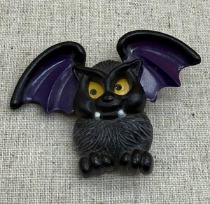 Hallmark PIN Halloween Vintage BAT Vampire Black MOVEMENT 1983 Holiday Brooch - Picture 1 of 4